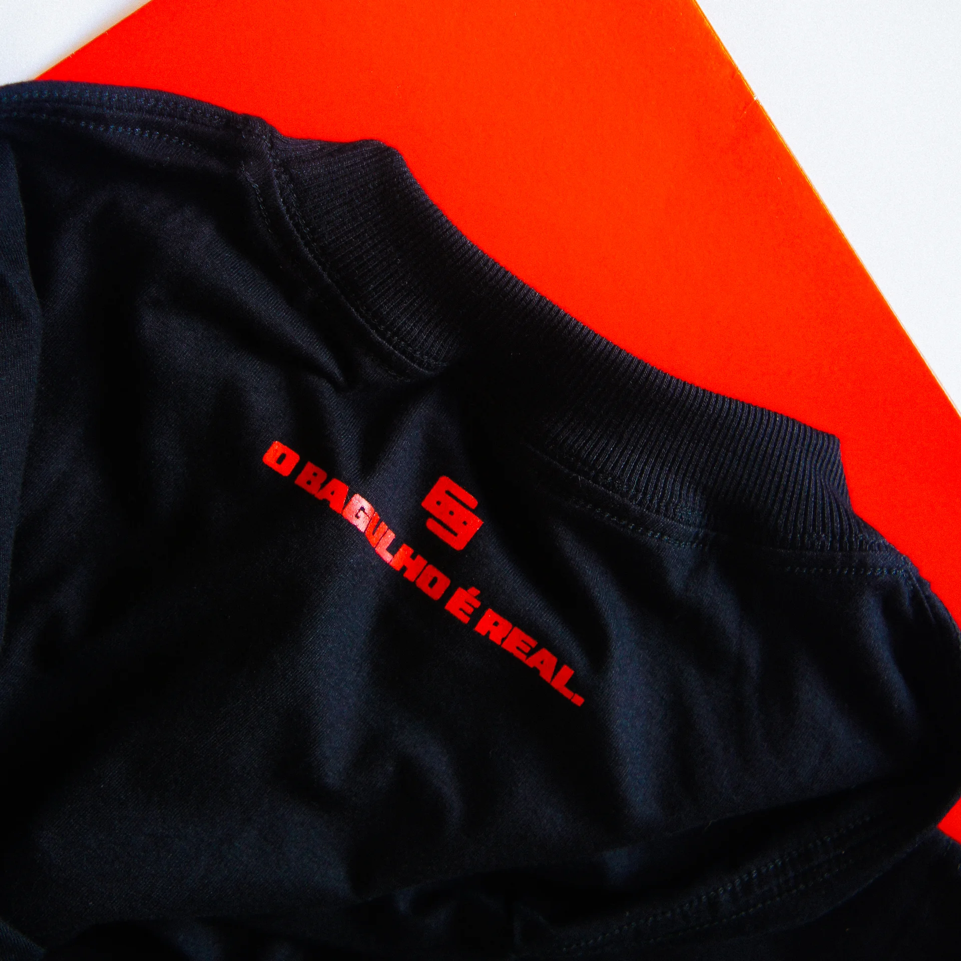 Foto de T-Shirt Logo Box bgReal© - imagem 4